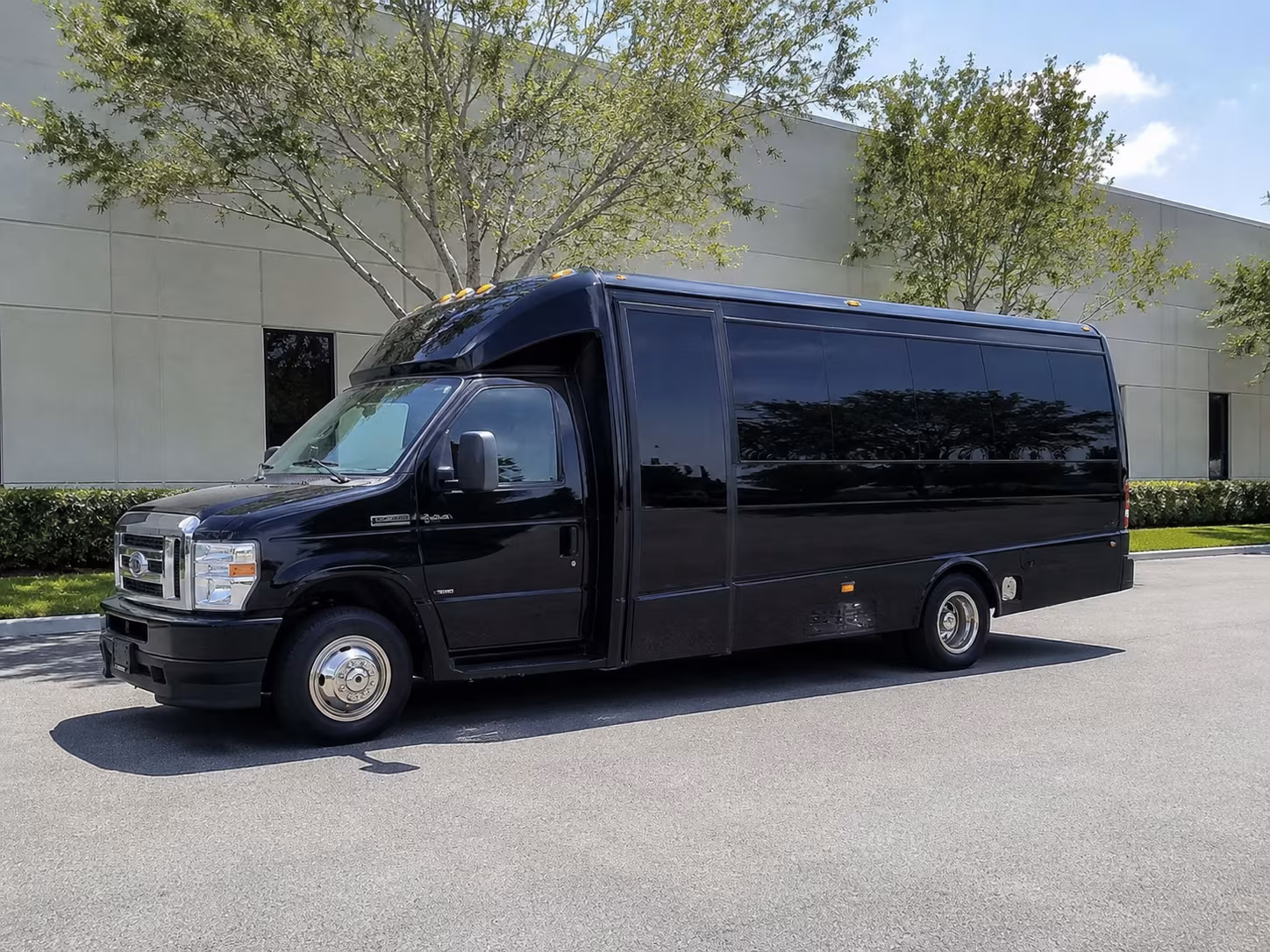 bus rentals for bands performers and touring groups through shawnee