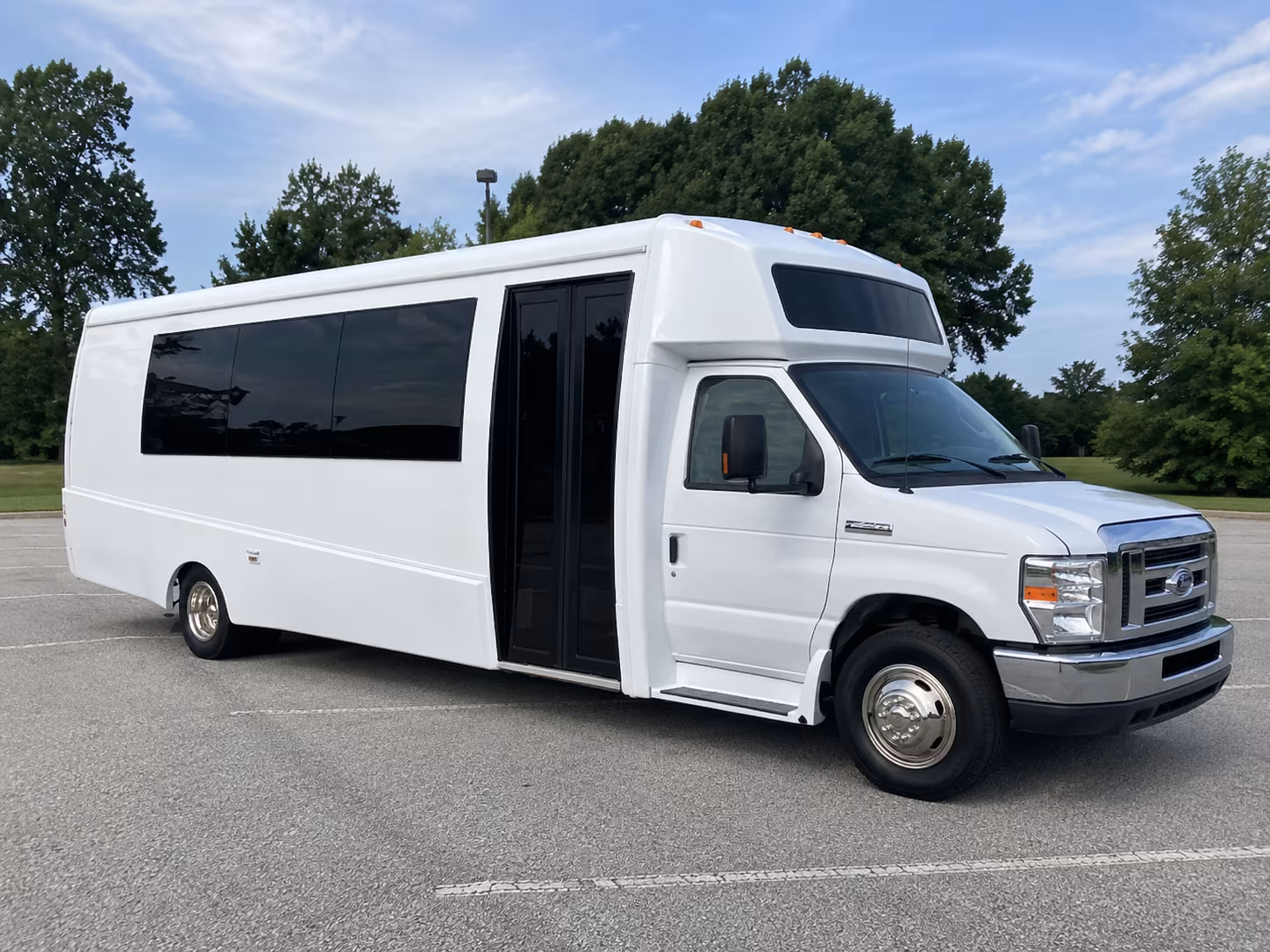 shawnee 18 passenger party bus