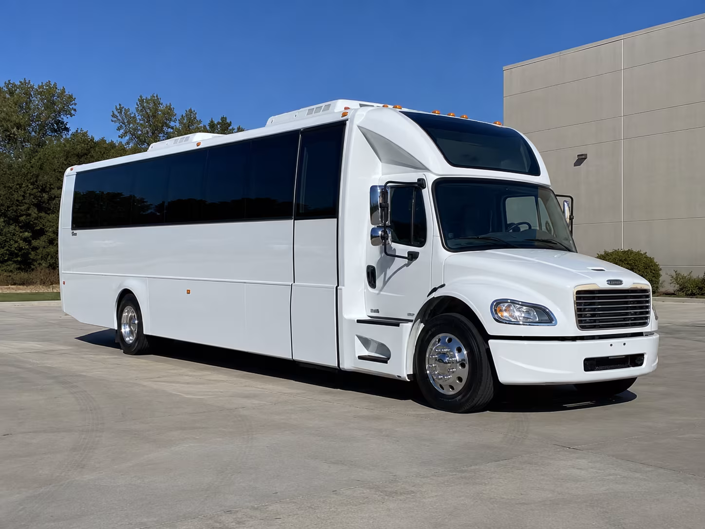 shawnee 28 passenger party bus