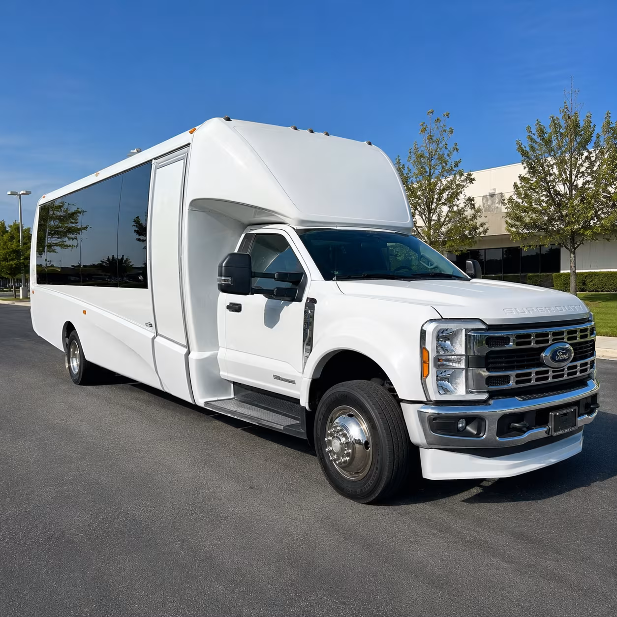 wedding shuttle buses for shawnee and johnson county celebrations